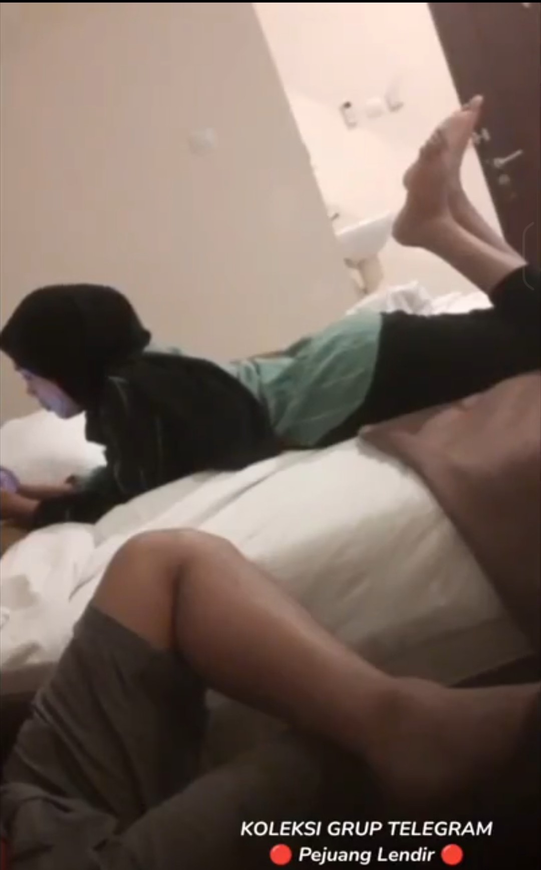 Check in di Hotel Sebelum Main Curhat (2020)